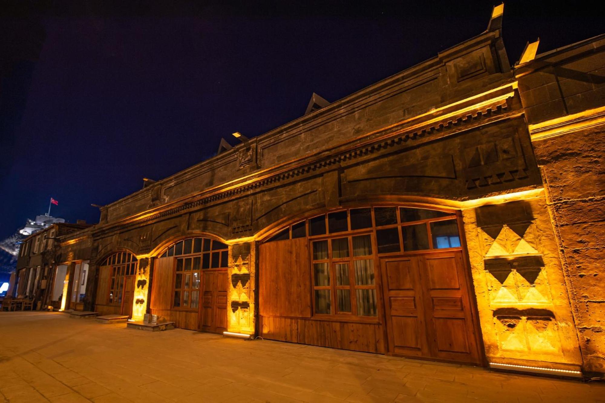 Ahiska Palas Otel Kars Bagian luar foto
