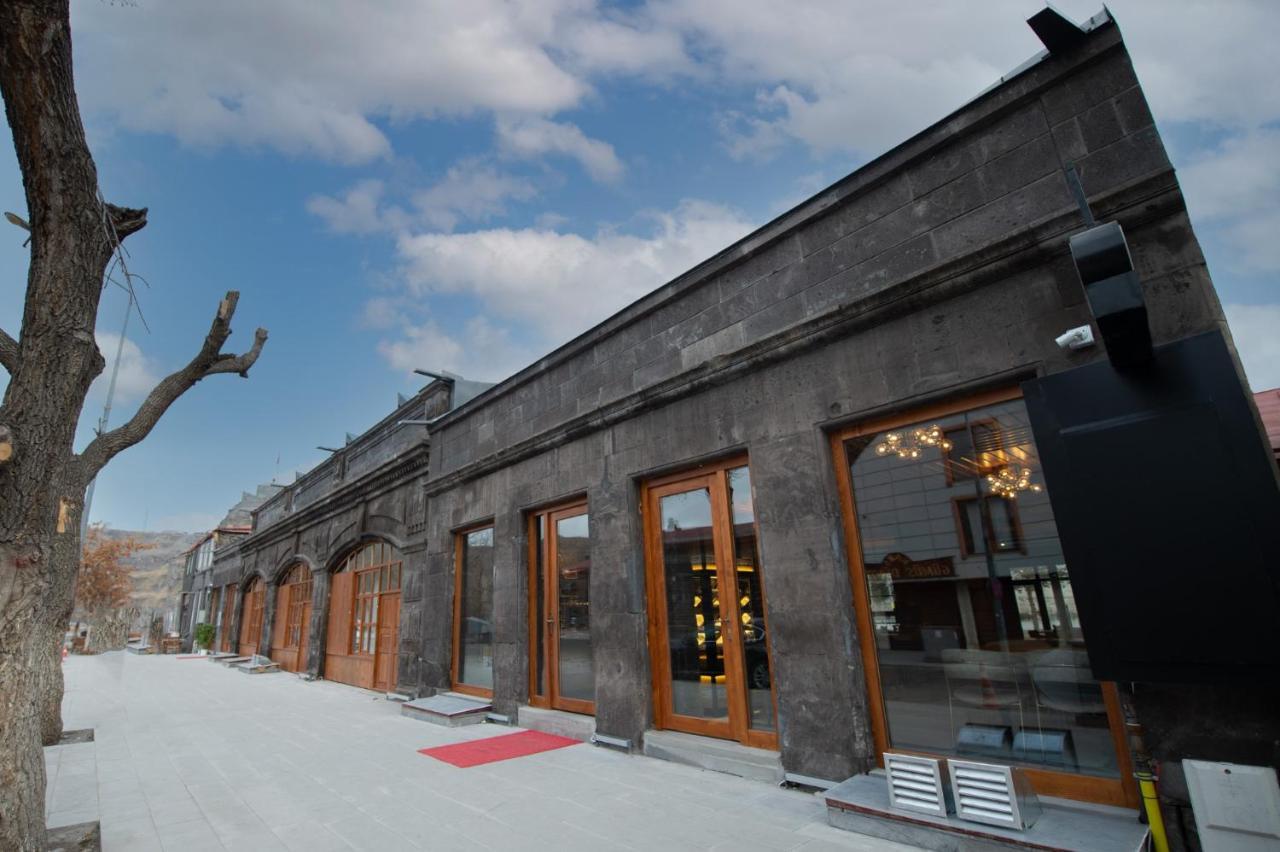 Ahiska Palas Otel Kars Bagian luar foto