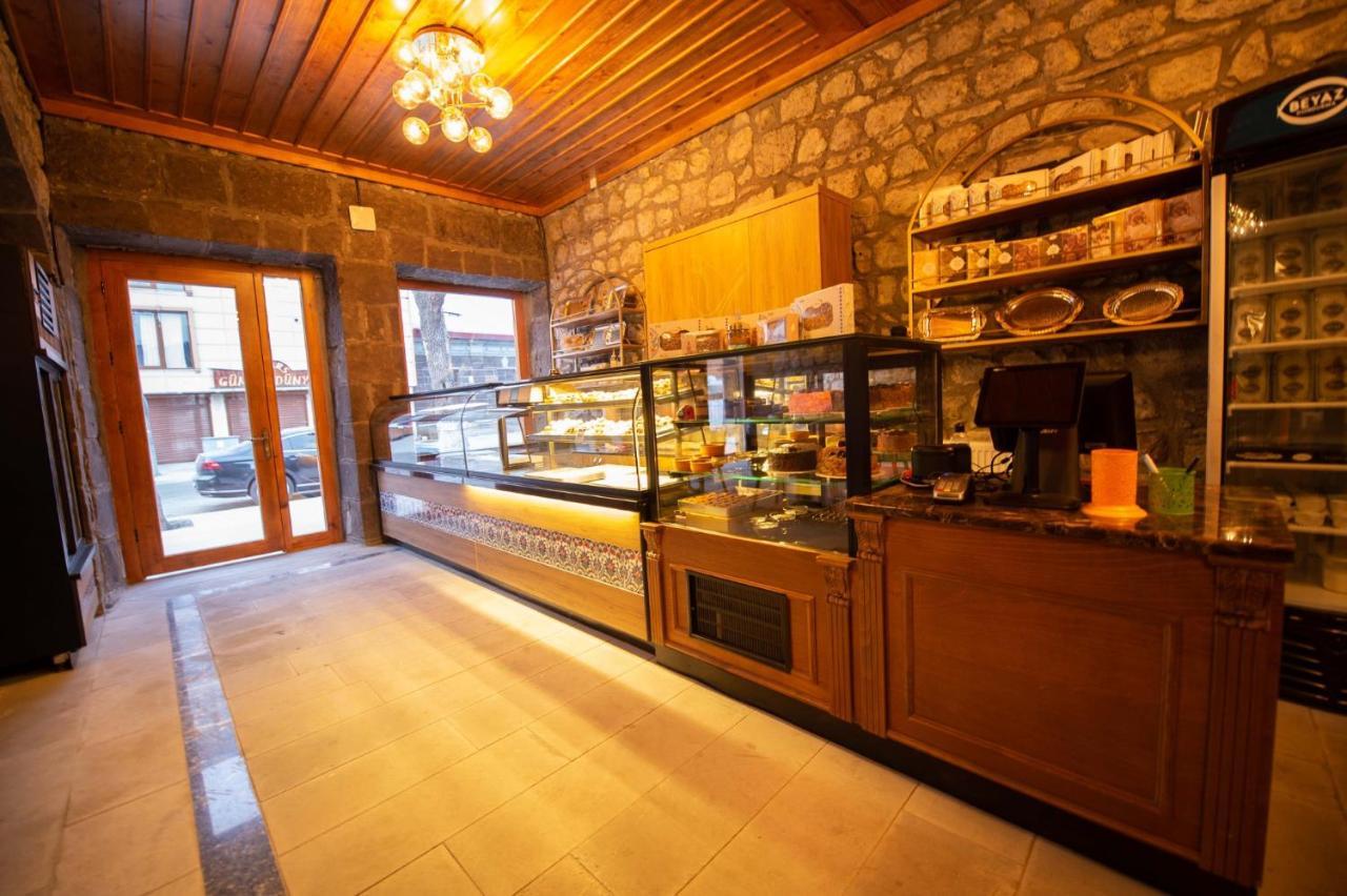 Ahiska Palas Otel Kars Bagian luar foto