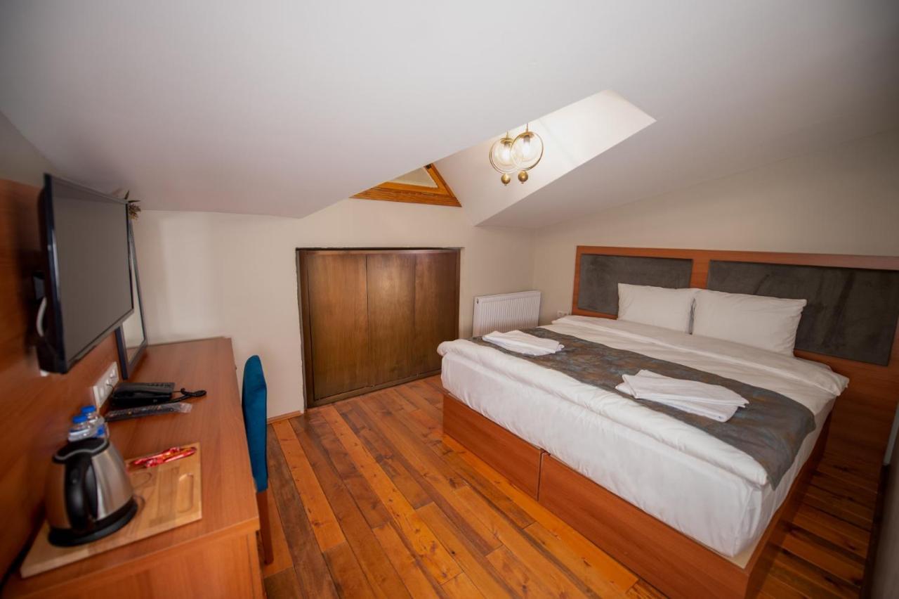 Ahiska Palas Otel Kars Bagian luar foto