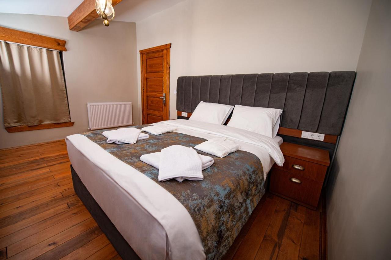 Ahiska Palas Otel Kars Bagian luar foto